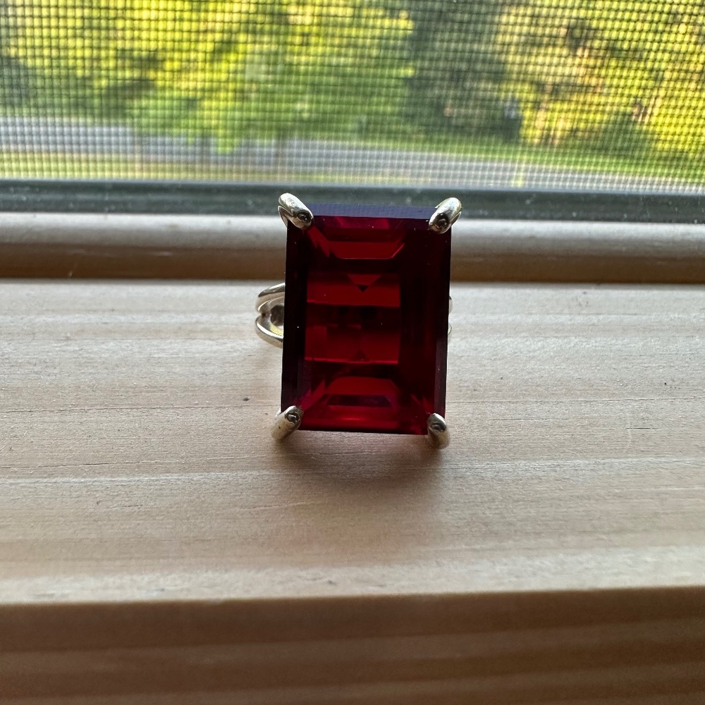 Red stone set in silver, Size 5